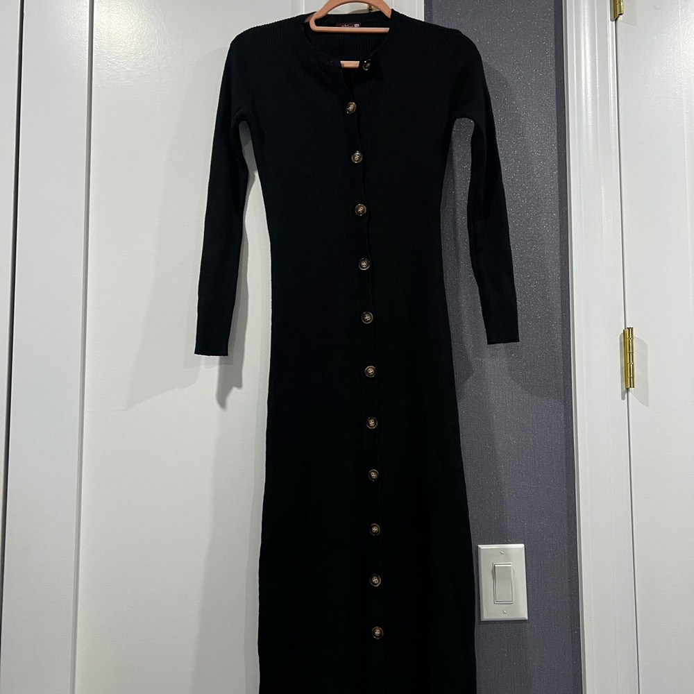 Chic Black Button-Front Maxi Dress